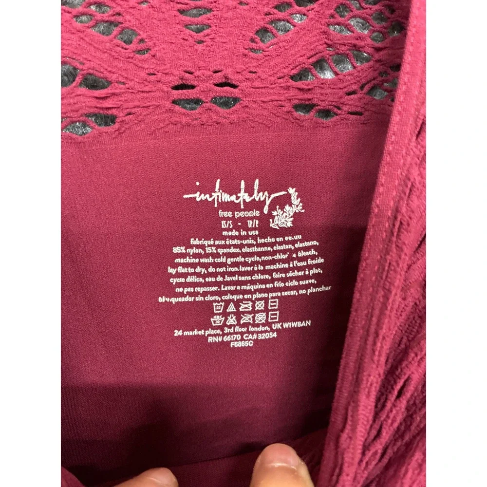 Free People Movement & Intimately Top Bundle Maroon Lace Sage Ribbed XS/S